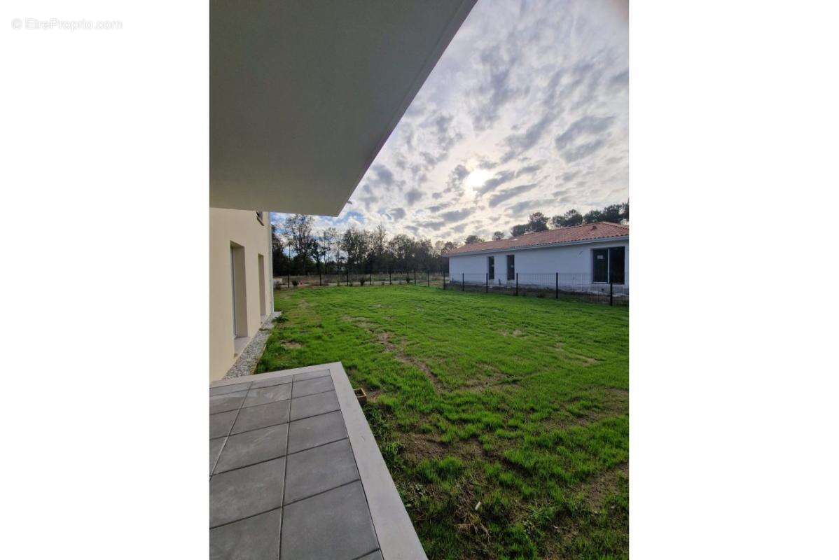 Appartement à TOSSE