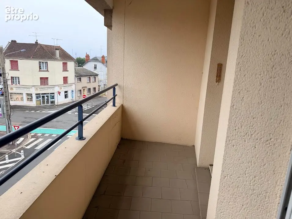 Nevers centre ville,  Appt T3 de 65 m² au 3ème ét avec asc  et deux terrasses - photo 6