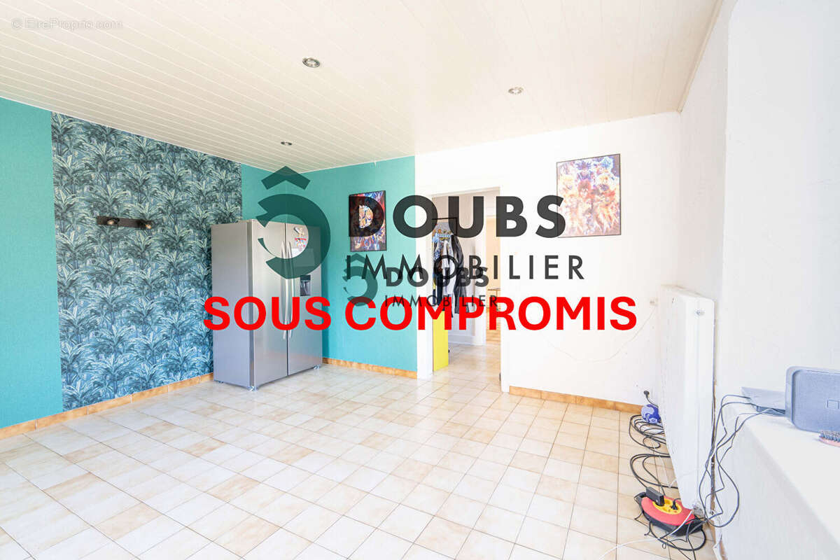 Maison à GUYANS-VENNES