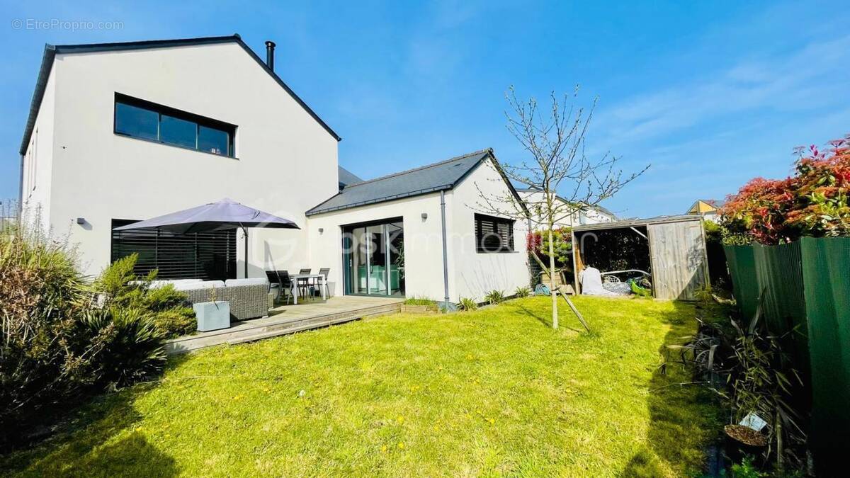 Maison à VERN-SUR-SEICHE