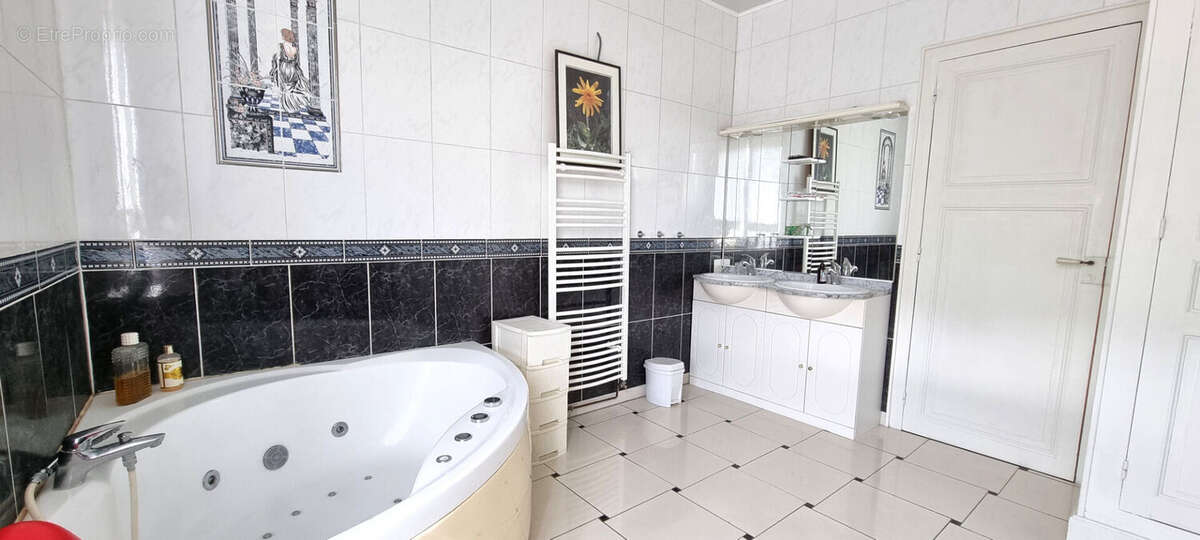 Maison à RESSONS-SUR-MATZ