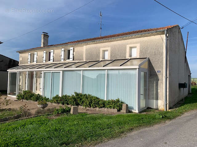 Maison à SAINT-THOMAS-DE-CONAC