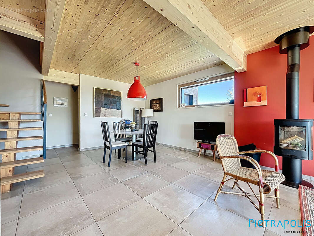 Maison 138 m² à Segny  - photo 6
