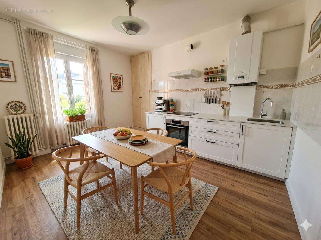 Maison d'environ 177m² dans le centre de Saint Pair sur Mer - photo 10