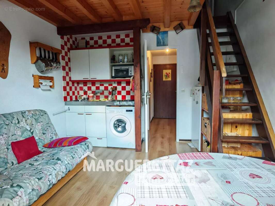 Appartement à MORILLON