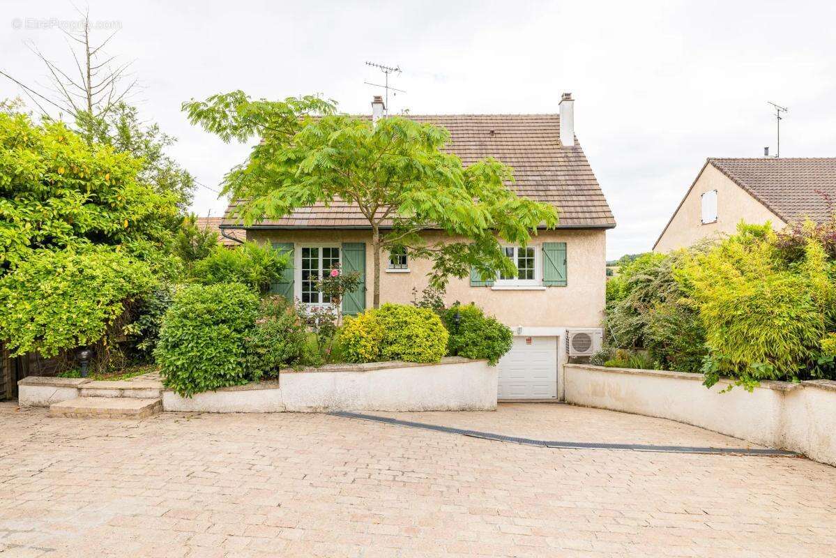 Maison à BREUX-JOUY