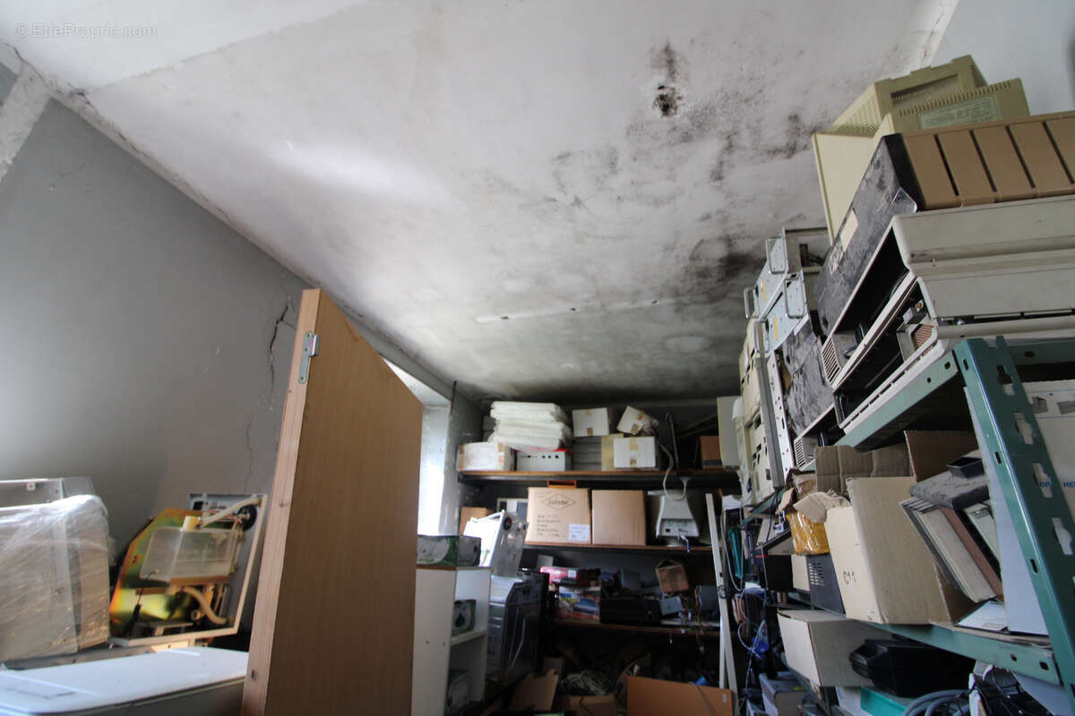 Commerce à SAINT-MARTIN-DE-VALGALGUES