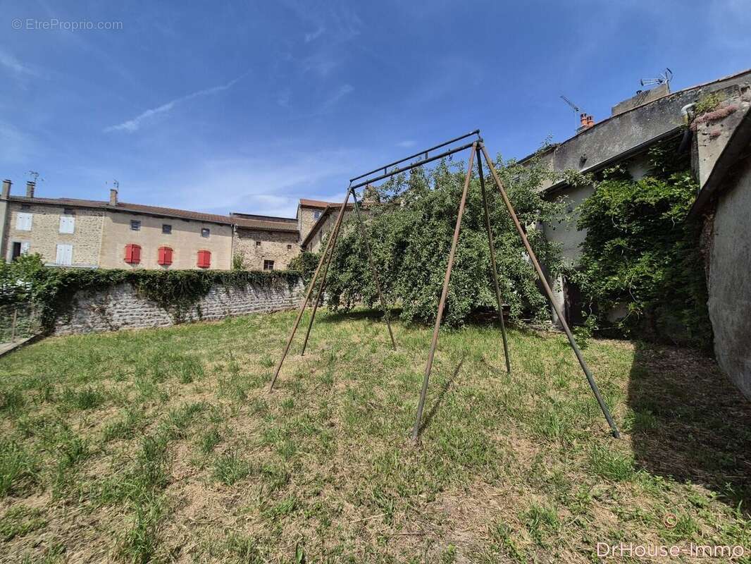 Maison 128 m² à Cunlhat  - photo 9