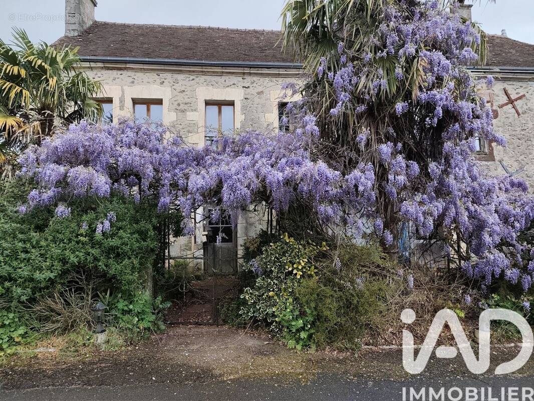 Photo 1 - Maison à NEUFCHATEL-EN-SAOSNOIS