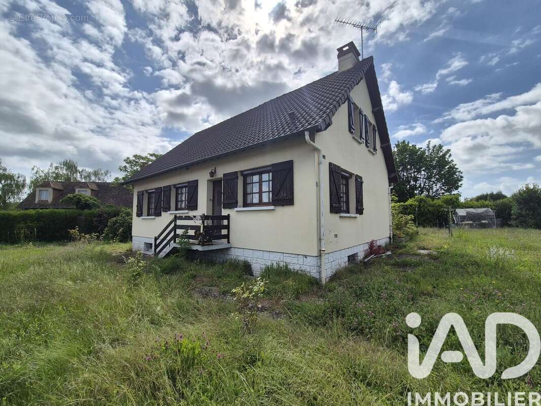 Photo 3 - Maison à HOUDAN
