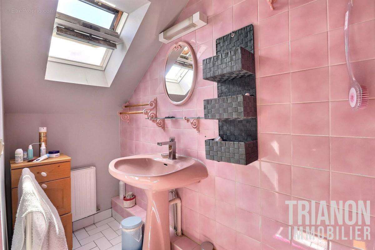 Maison à CHANTELOUP-LES-VIGNES