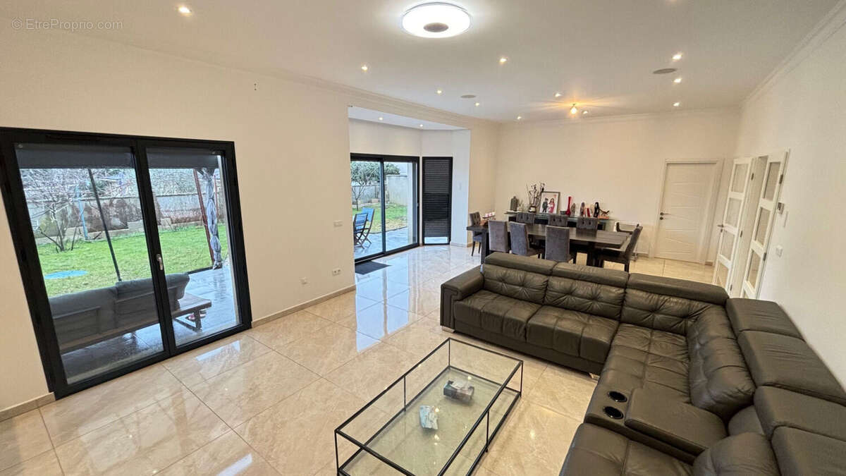 Maison à AUBERGENVILLE