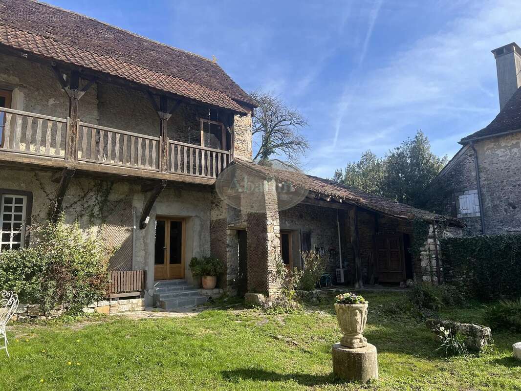 Maison à SAUVETERRE-DE-BEARN