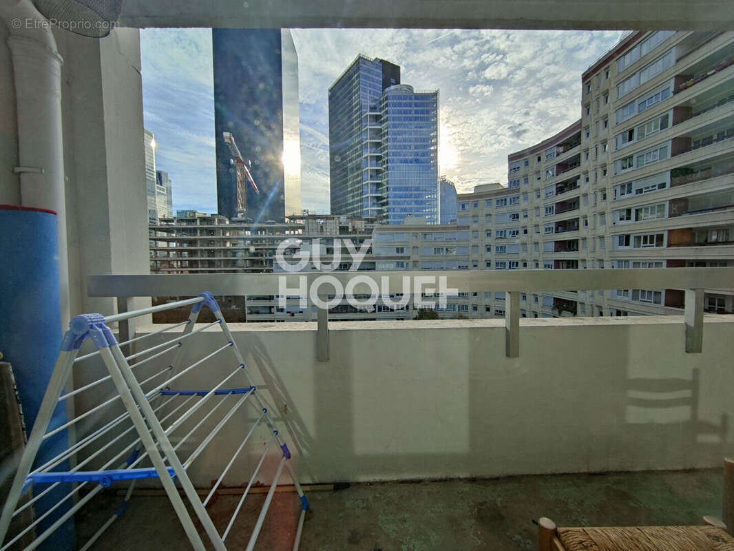 Appartement à COURBEVOIE