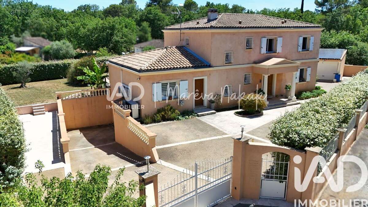 Maison 240 m² à Trans-En-Provence  - photo 5