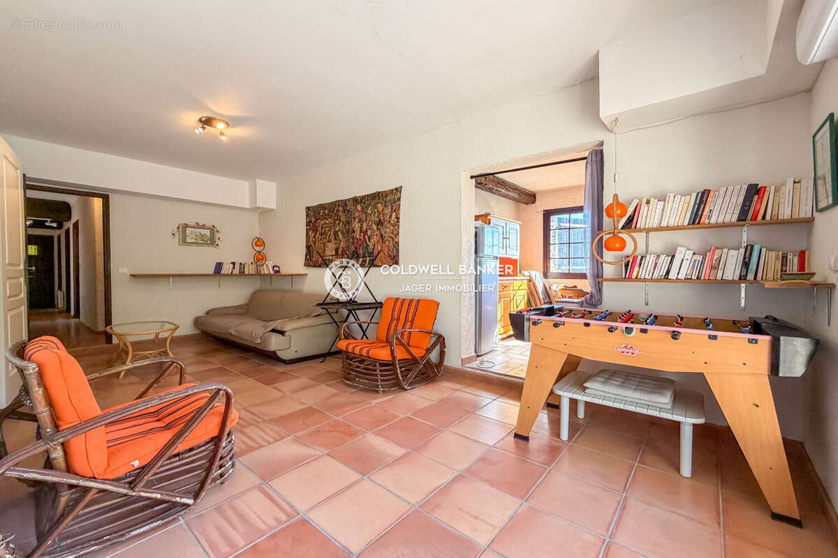 Maison à LES ISSAMBRES