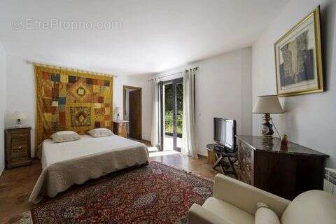Maison 265 m² à Saint-Paul  - photo 2
