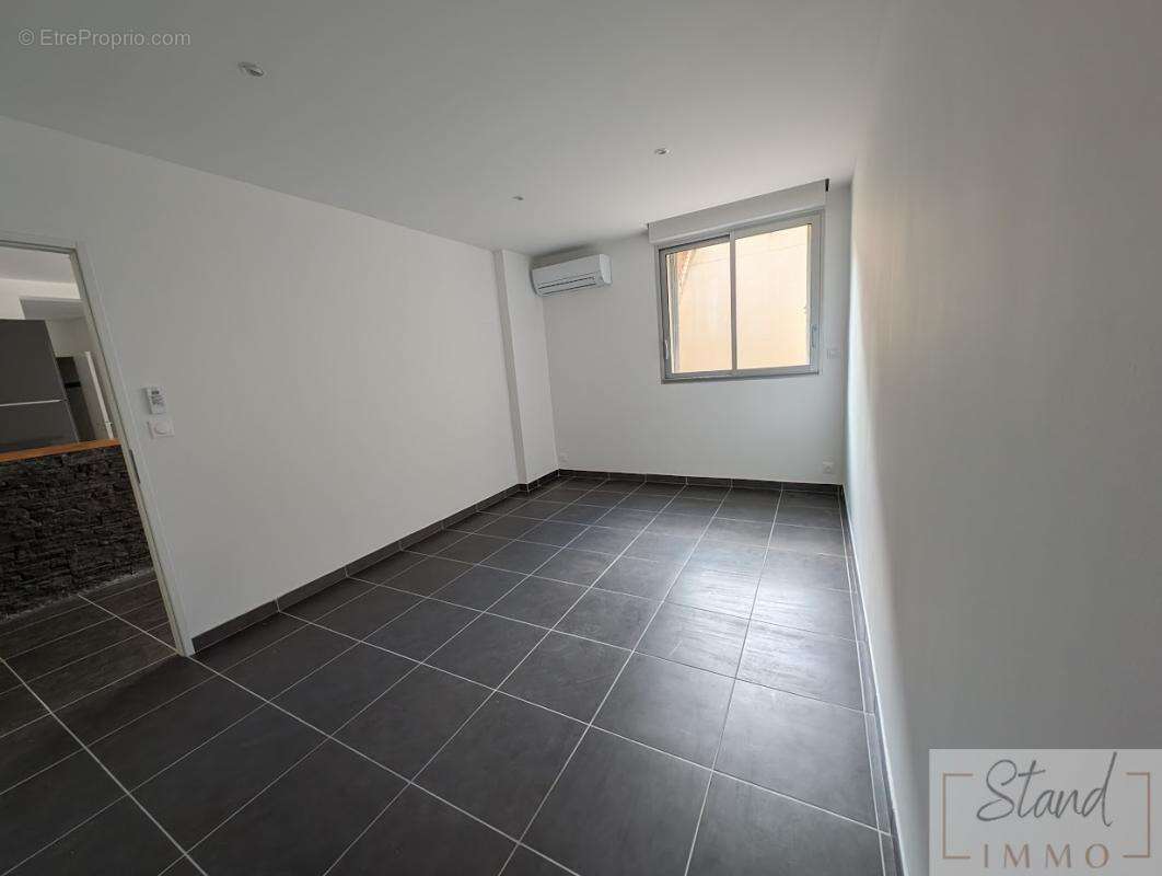 Appartement à MARSEILLE-5E