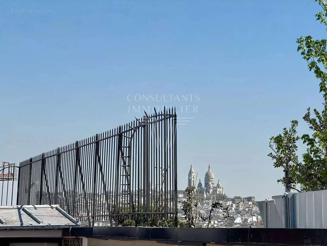 Appartement à PARIS-8E