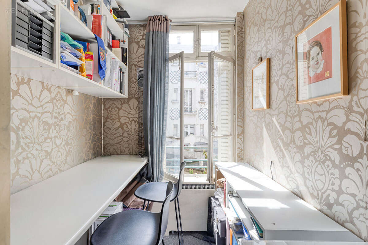 Gros Caillou- Appartement familial de 6 pièces - Lumineux, au calme, fort potentiel - photo 14