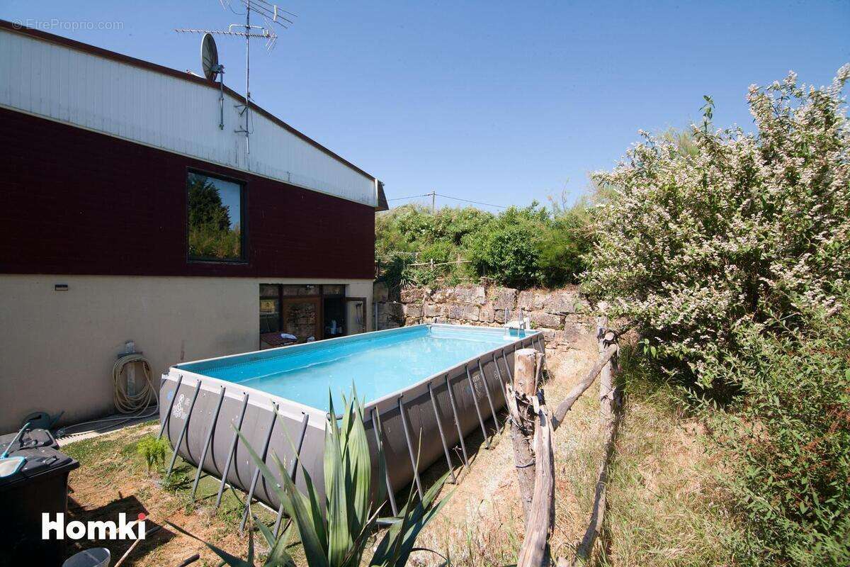 Maison à MONTLIOT-ET-COURCELLES