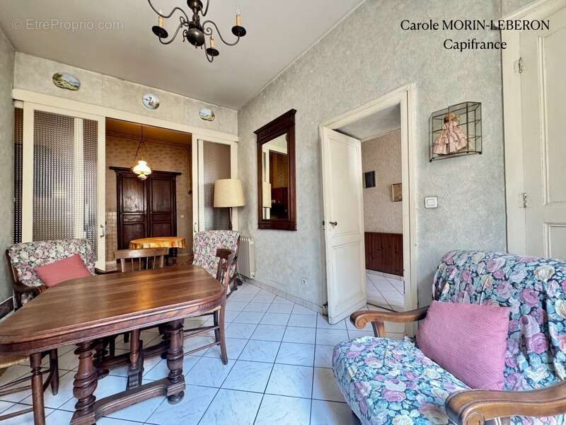 Maison en pierre à rénover, 3 chambres, garage et cour - photo 3