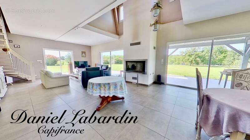 Maison à MAUVEZIN-SUR-GUPIE