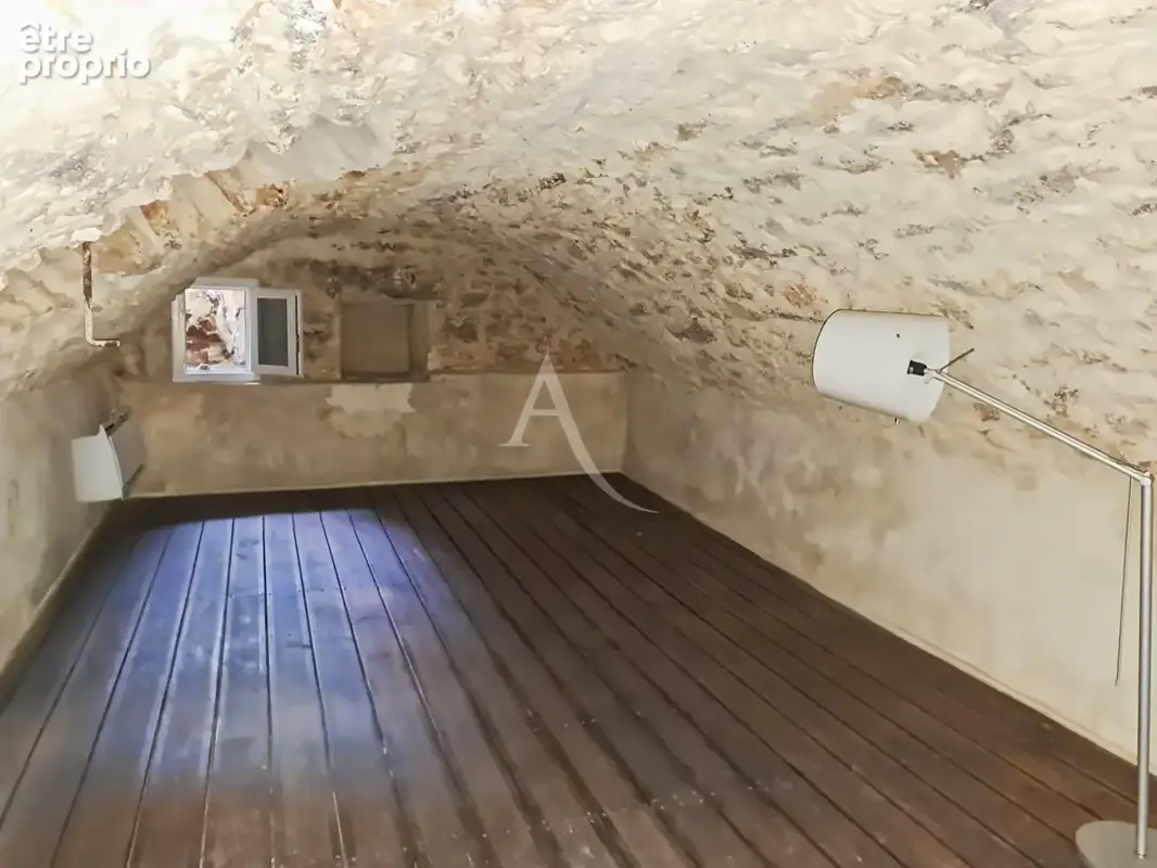 Appartement de charme au RDC de 47 m² avec dépendance et cave voûtée rénovée - Centre-ville d'Arpajon - photo 5