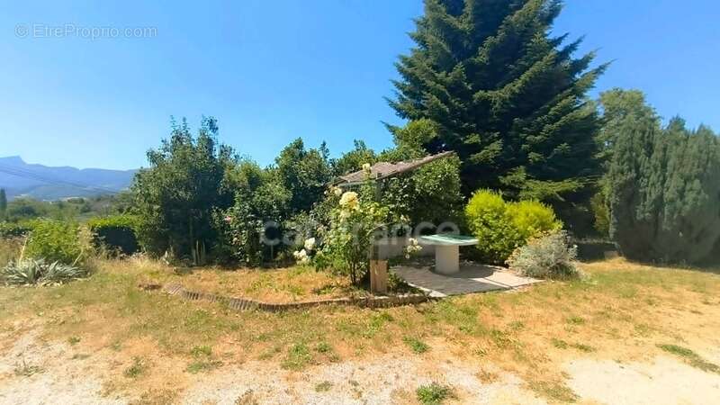 Chambéry-le-Vieux – Vue montagnes, grand jardin et maison aux multiples possibilités ! - photo 3