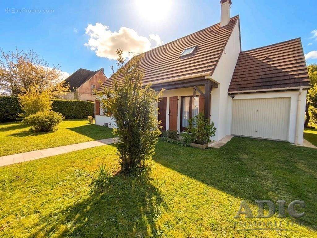 Maison 118 m² à Le Plessis-Belleville  - photo 2