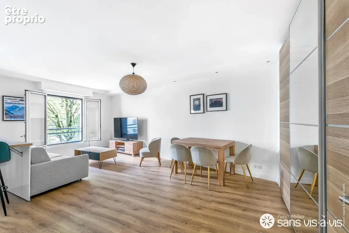 2 pièces rénové de 53 m2   calme, vue dégagée   2 box reunis  de 26 m2 - photo 9