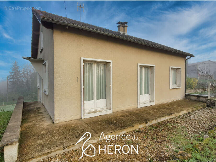 Maison à SAINT-PIERRE-LES-NEMOURS