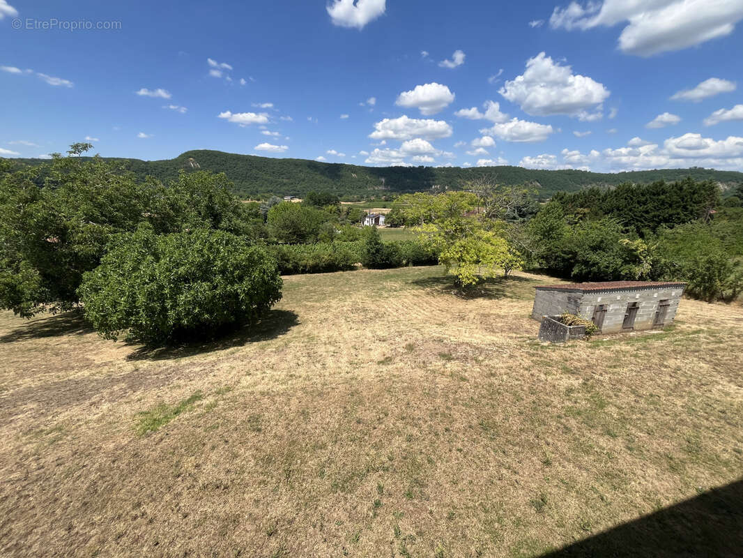 Propriété   Corps de ferme avec dépendances sur 6 180 m2 de terrain - photo 14