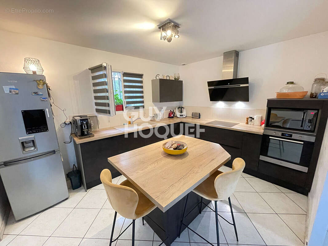 Maison familiale avec piscine sur terrain de 1165 m² à Ychoux - photo 3