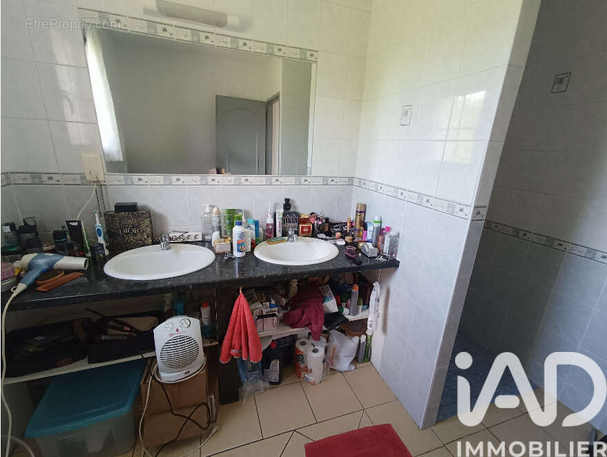 Photo 5 - Appartement à SAINT-HILAIRE-DE-LUSIGNAN