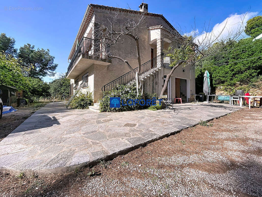 Maison à CARQUEIRANNE