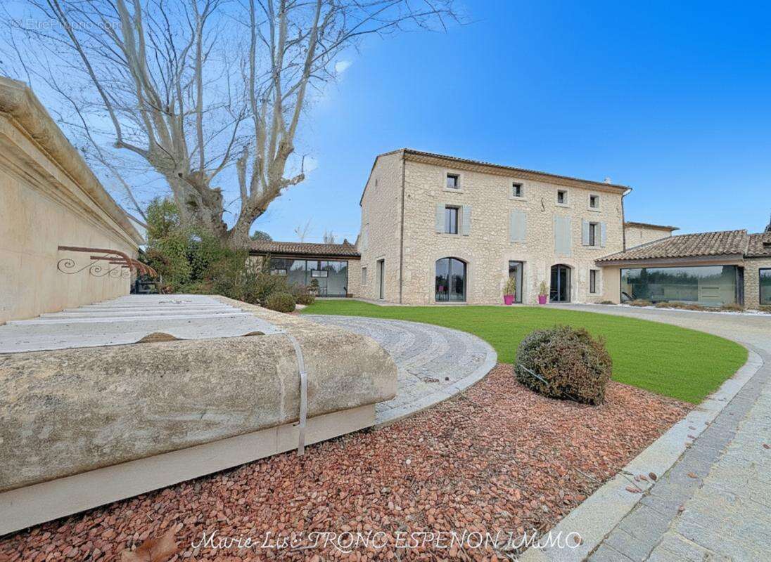 Maison 471 m² à Velleron  - photo 3