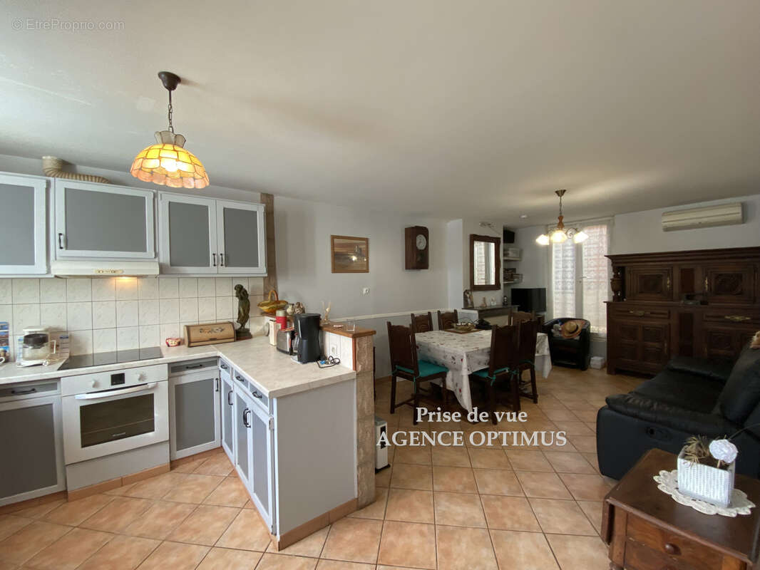 Maison à VILLENEUVE-LA-GUYARD