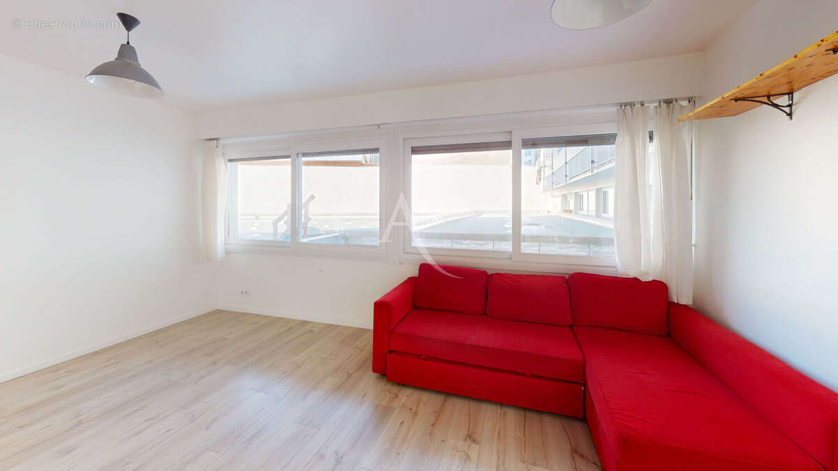 Appartement à PARIS-10E