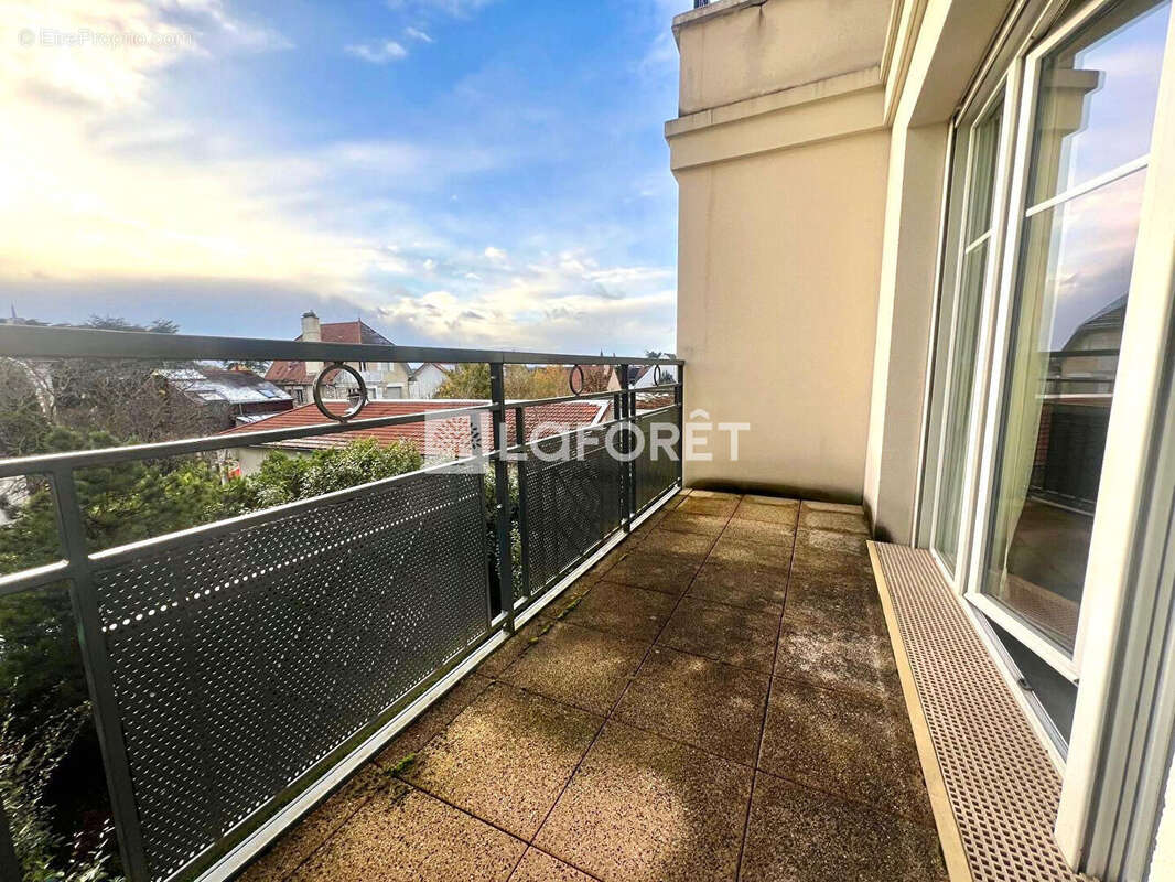 Appartement à SARTROUVILLE