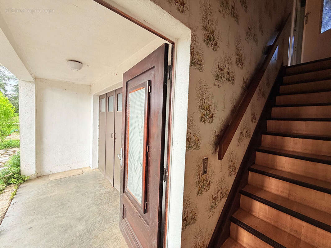 Maison à rénover 5 pièce(s) de 78 m² à Pradines - photo 5