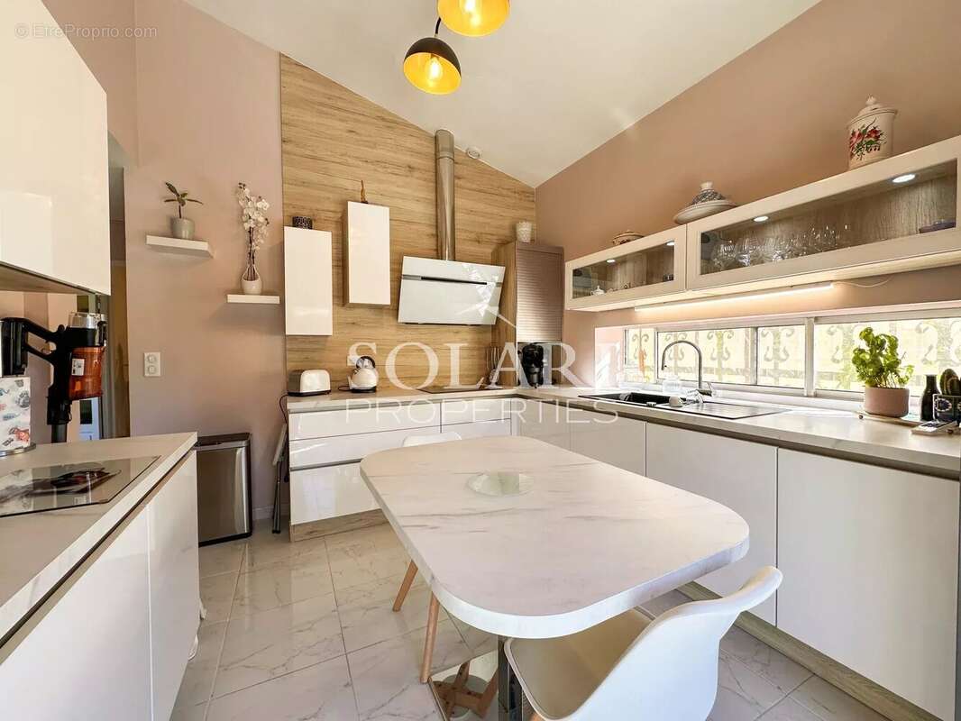 Maison à MANDELIEU-LA-NAPOULE