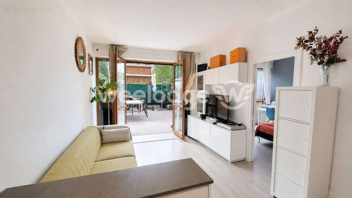 Appartement 30 m² à La Celle-Saint-Cloud  - photo 2
