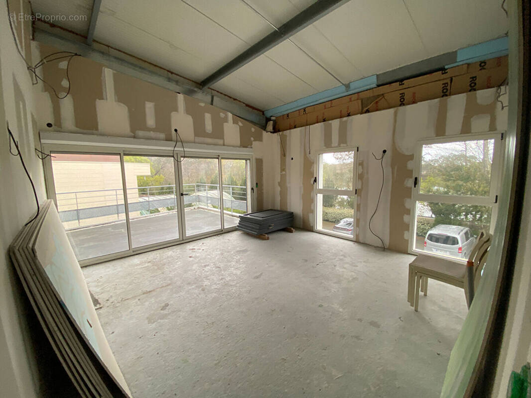 Appartement à PAREMPUYRE