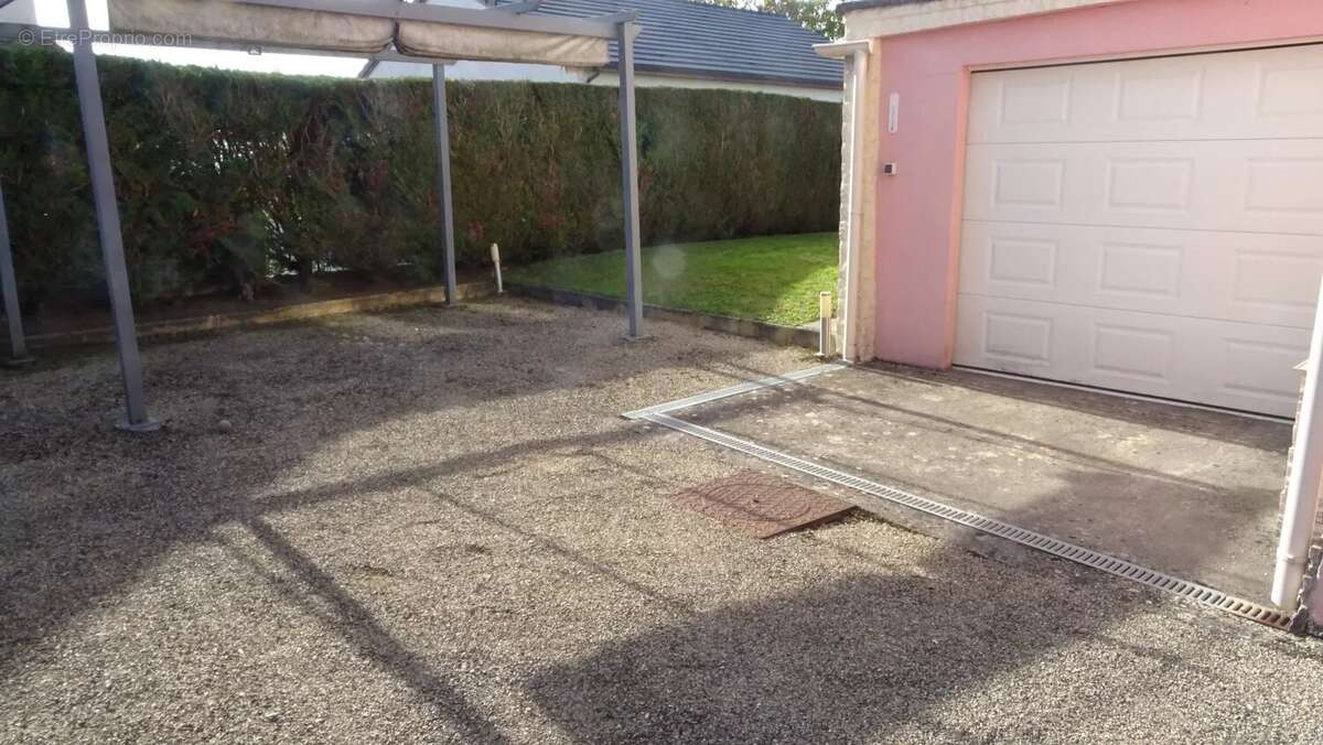 Maison à CHEVIGNY-SAINT-SAUVEUR