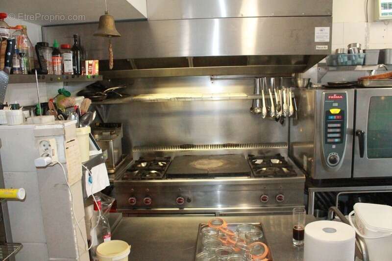 Commerce à LABARTHE-SUR-LEZE