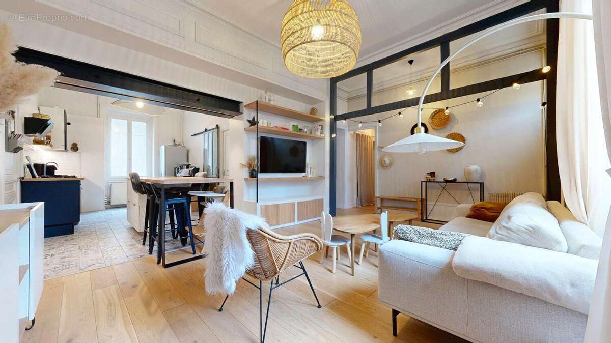Appartement à TASSIN-LA-DEMI-LUNE