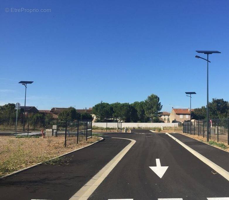 Terrain à ORNAISONS