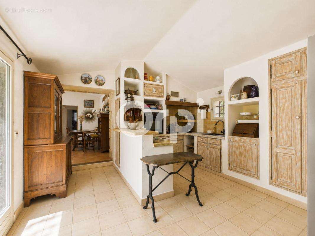 Propriete grand terrain plat + maison plain-pied - plusieurs dependances / annexes - a rafraichir - calme absolu / aucun vis-a-v - photo 7