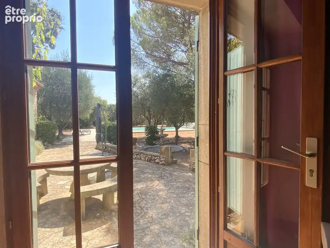 Exclusif,dans un village recherché, maison en pierre avec appartement indépendant sur un terrain de 2167 m2 et - photo 6